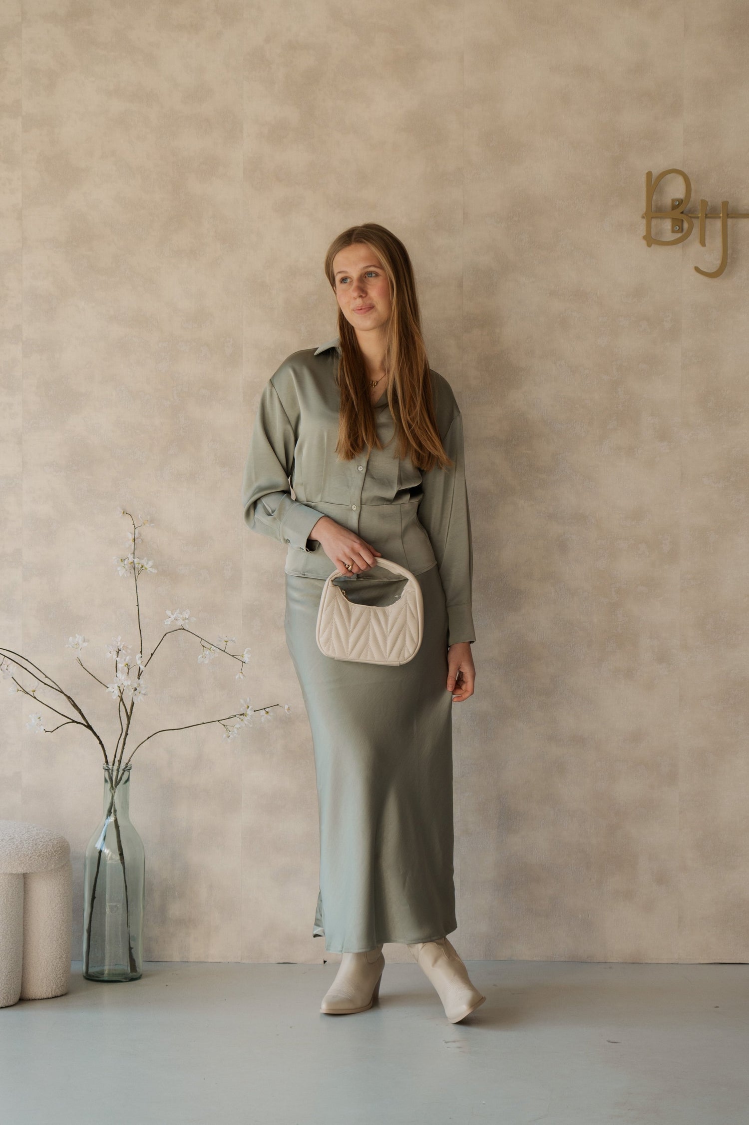 Risisa Heavy Sateen Shirt Smoke Green - Bij Keesje - Neo Noir