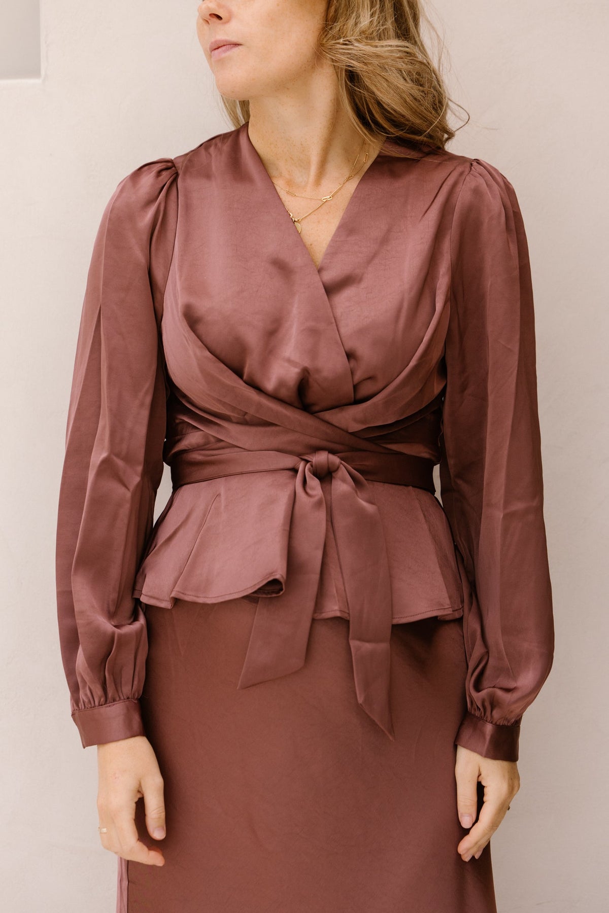 Rista heavy sateen blouse dark rose - Bij Keesje - Neo Noir