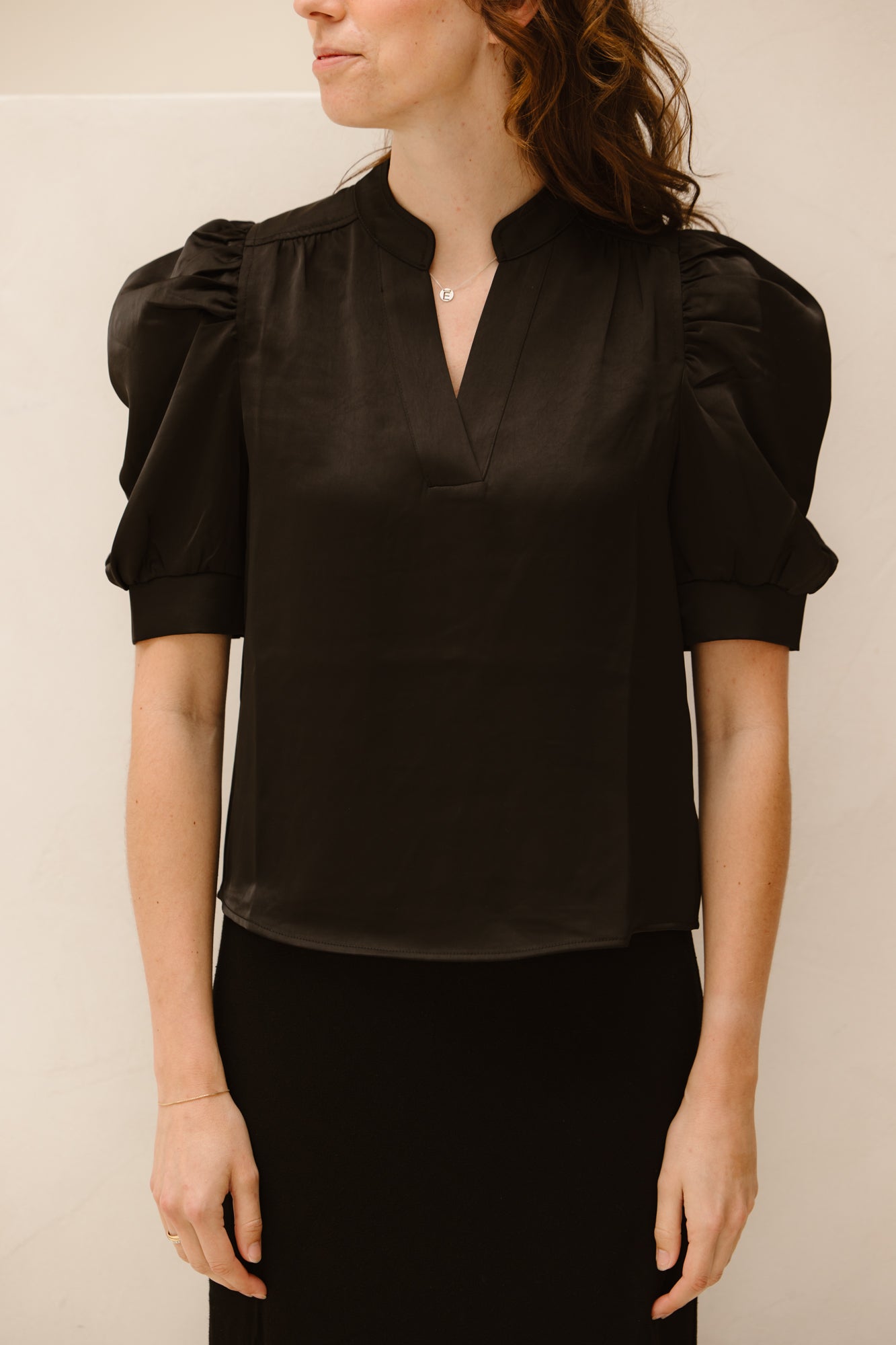 Roella heavy sateen blouse black - Bij Keesje - Neo Noir