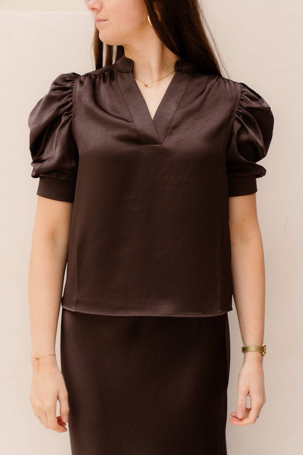 Roella heavy sateen blouse dark brown - Bij Keesje - Neo Noir - Blouse