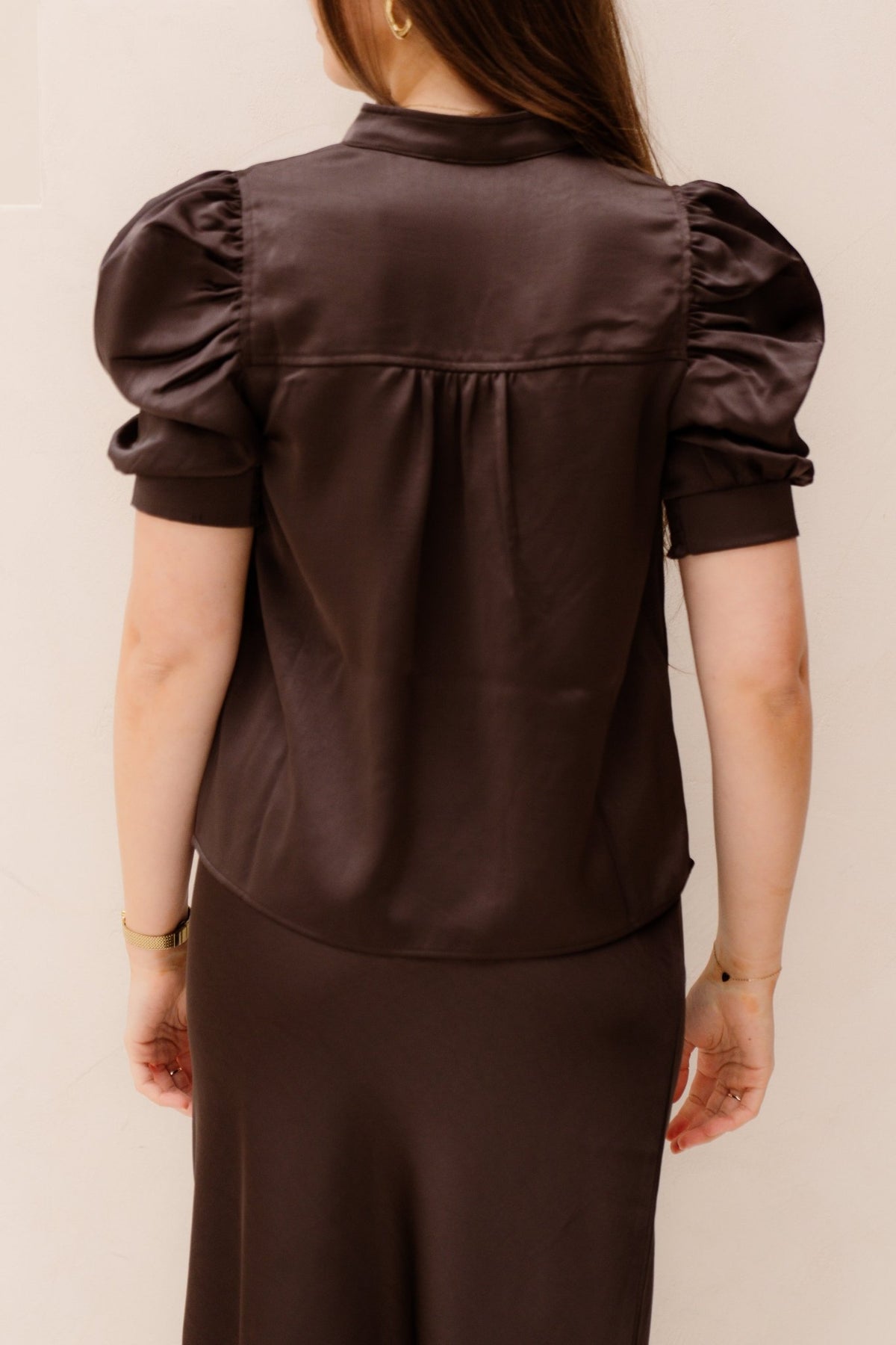 Roella heavy sateen blouse dark brown - Bij Keesje - Neo Noir - Blouse