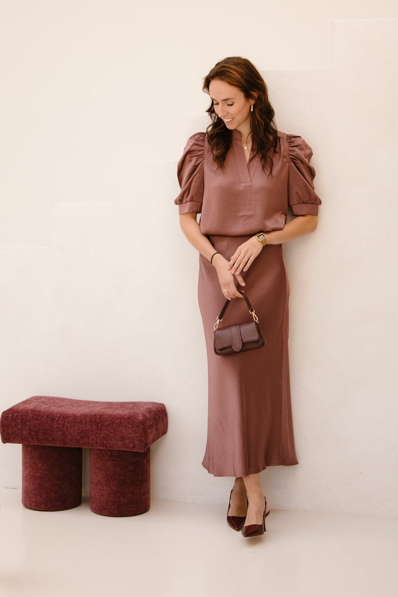 Roella heavy sateen blouse dark rose NN - Bij Keesje - Neo Noir