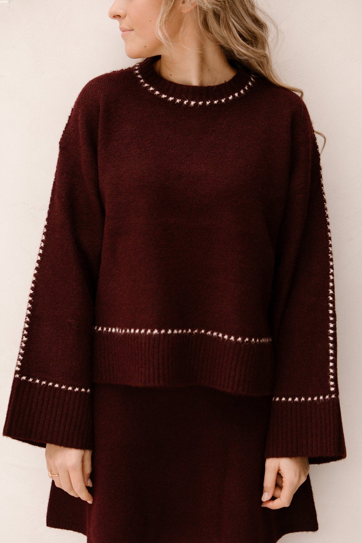 Roeme Knit Stitch Blouse Wine - Bij Keesje - Neo Noir