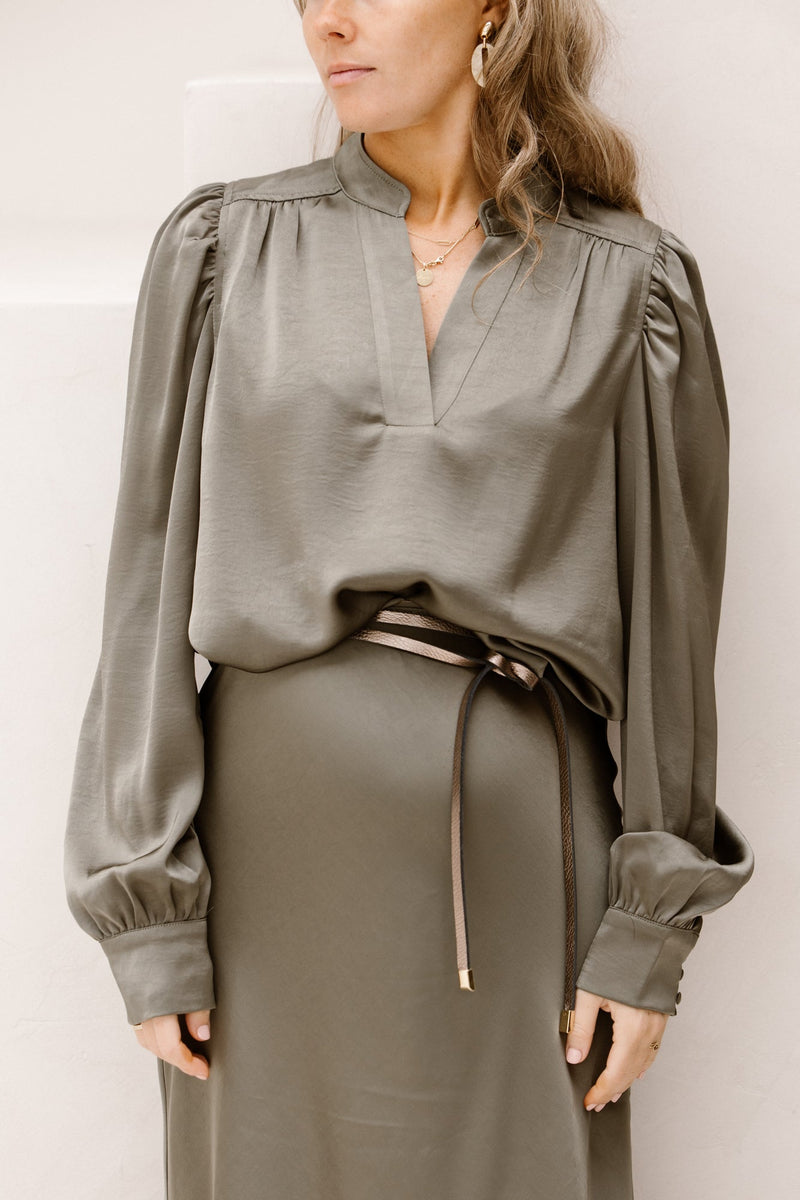 Rosslyn heavy sateen blouse cold army - Bij Keesje - Neo Noir