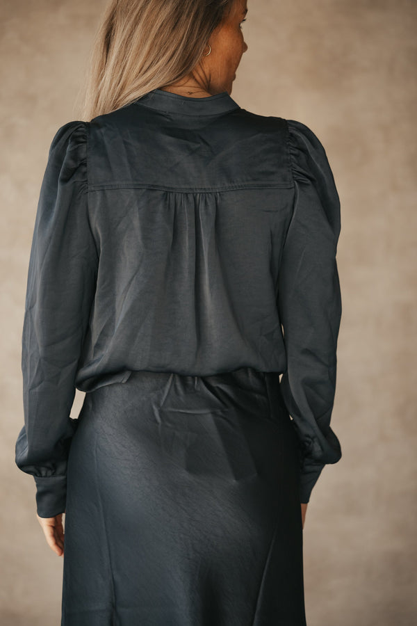 Rosslyn heavy sateen blouse midnight blue - Bij Keesje