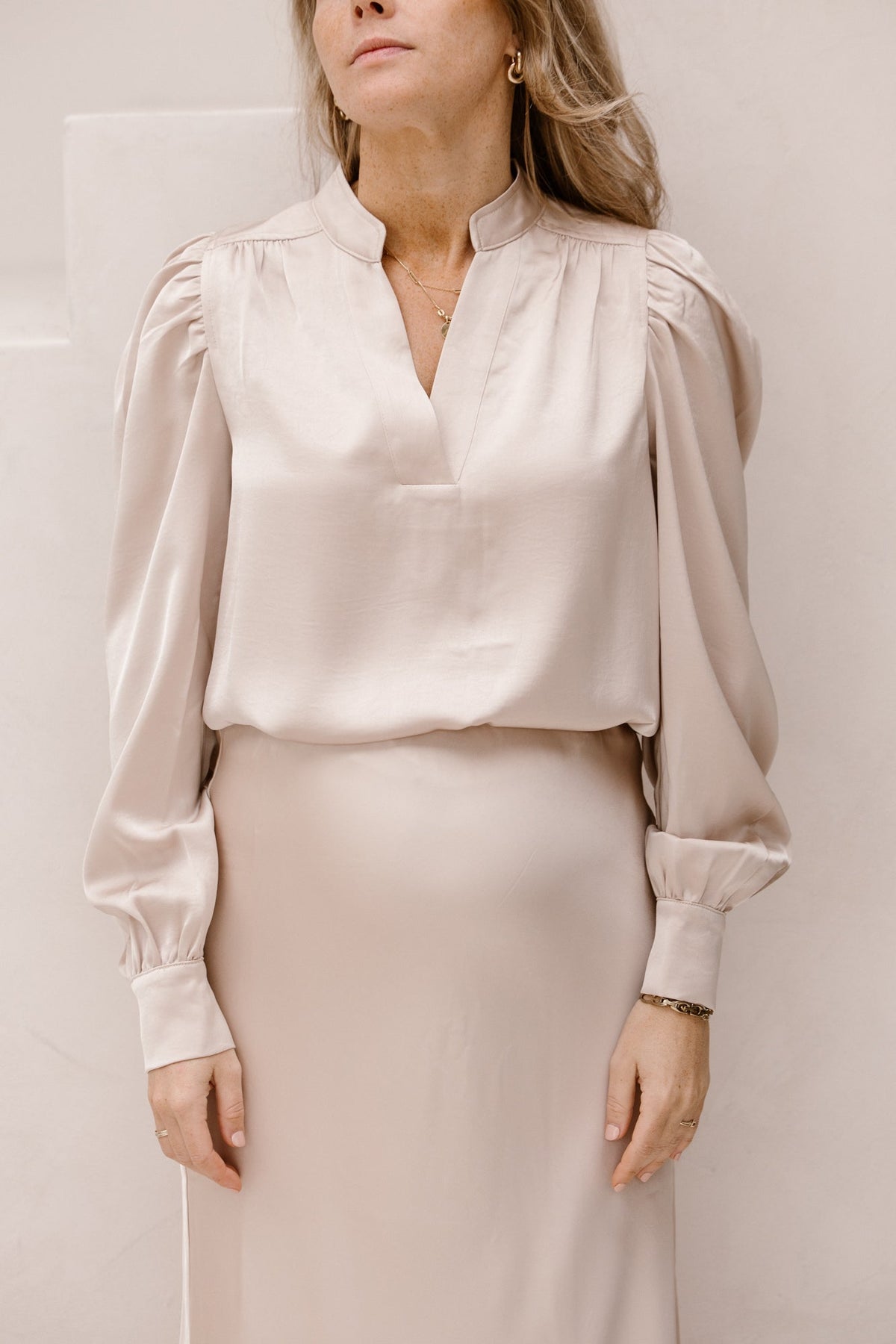 Rosslyn heavy sateen champagne - Bij Keesje - Neo Noir