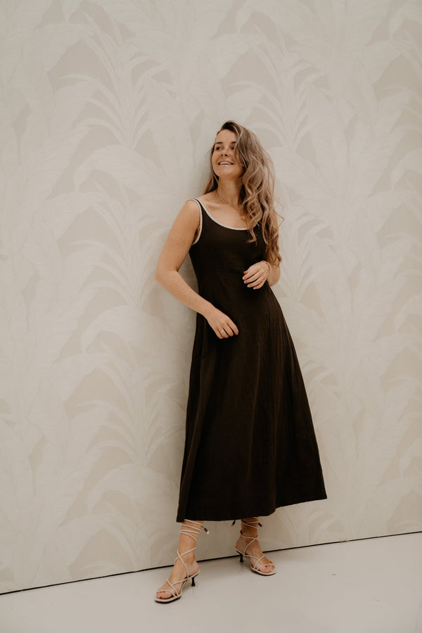 Safinan linen contrast dress dark brown - Bij Keesje - Neo Noir - Jurk