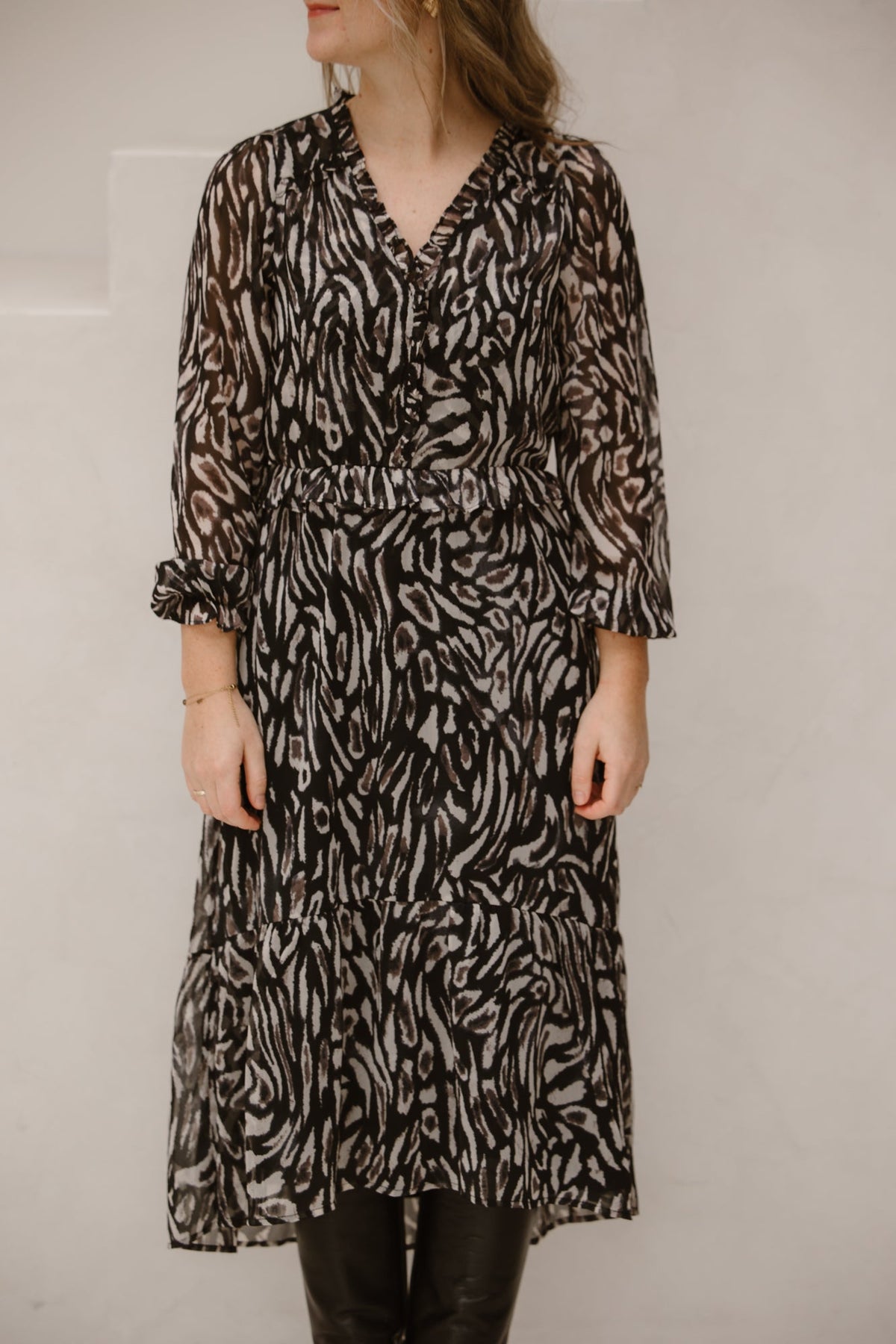 Saia abstract leo dress - Bij Keesje - Neo Noir