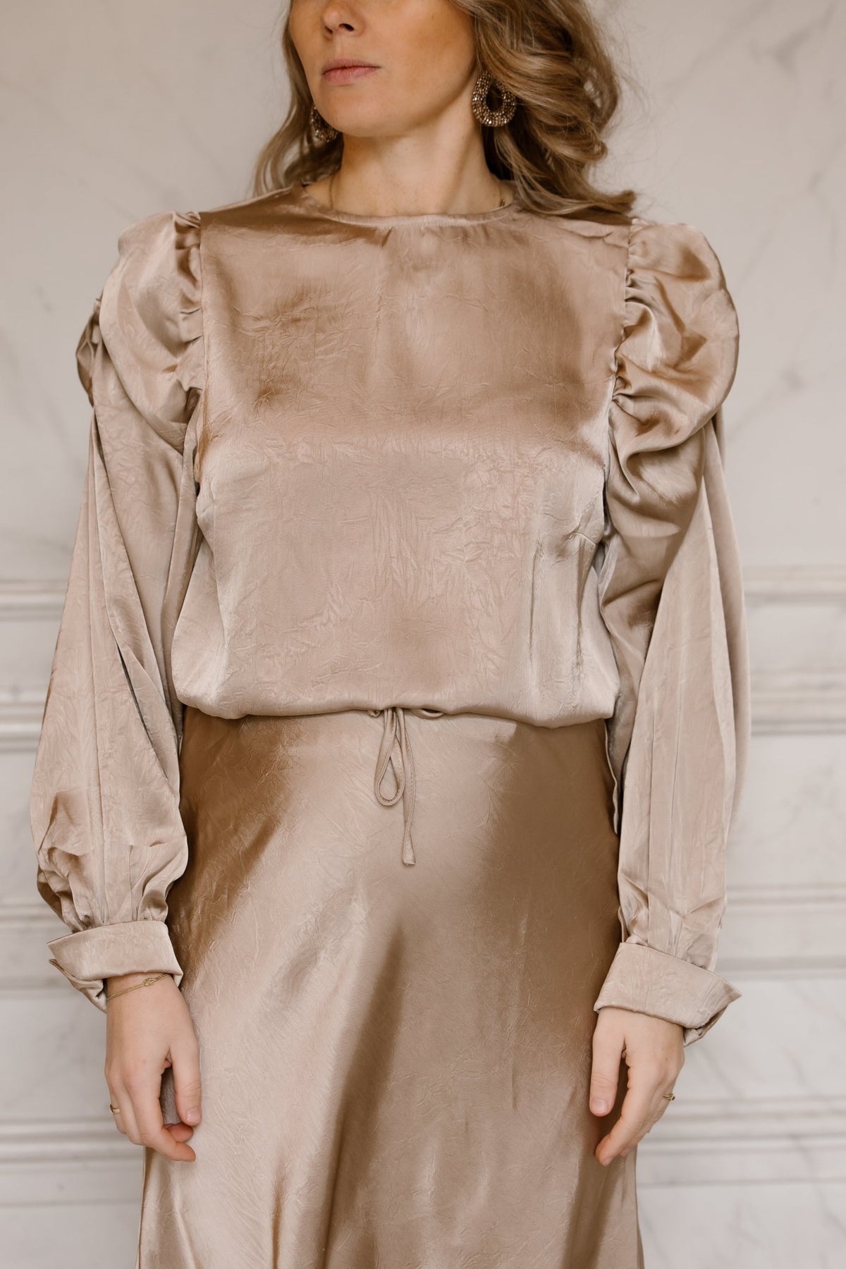 Satin look top beige - Bij Keesje - Bij Keesje