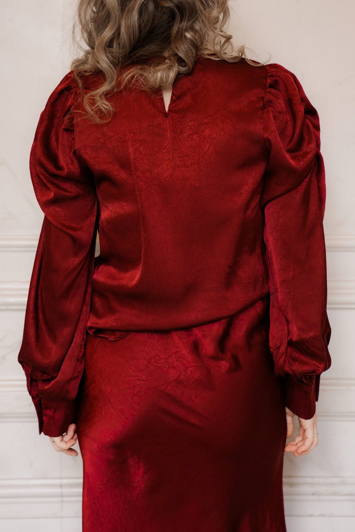 Satin look top bordeaux - Bij Keesje - Bij Keesje