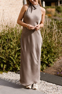 Satin maxi dress taupe - Bij Keesje - Bij Keesje - Jurk