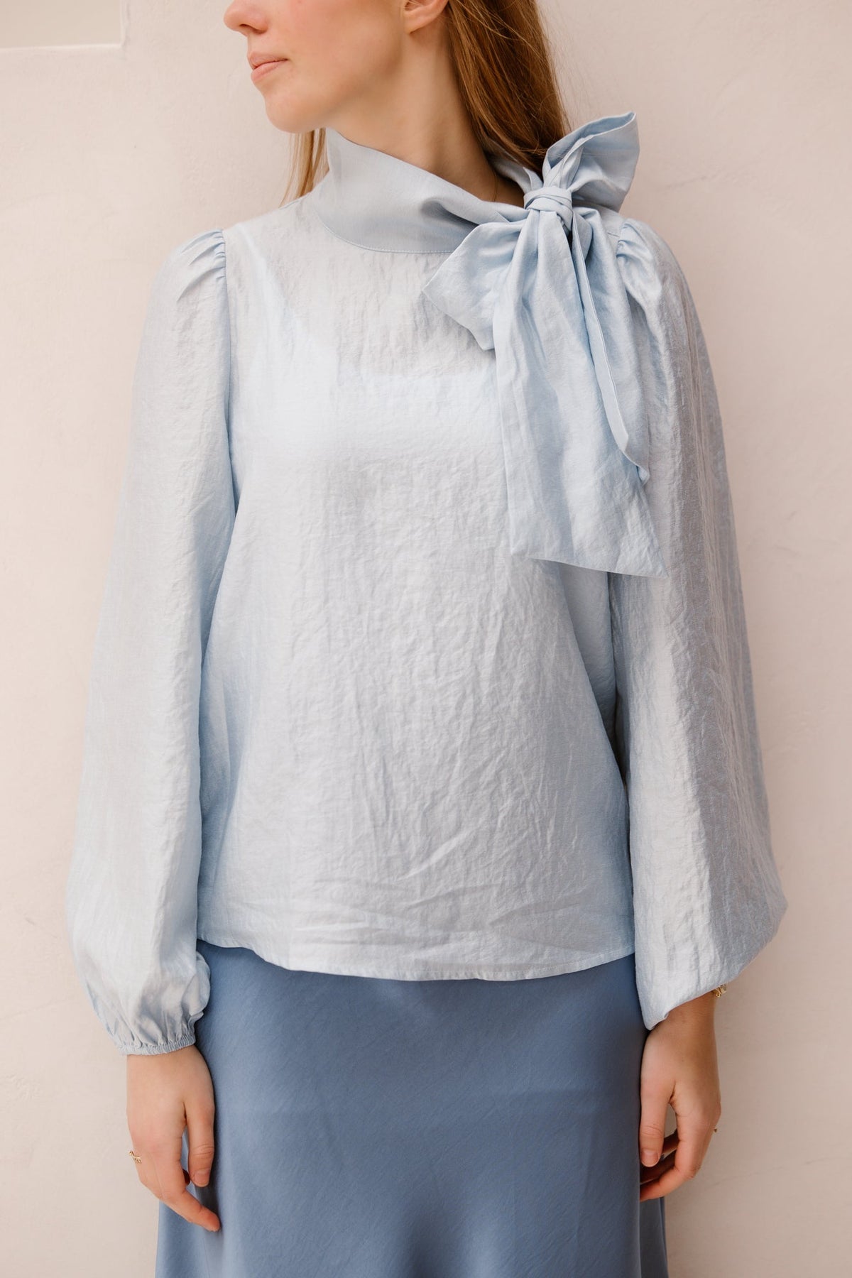 Selene crisp blouse light blue - Bij Keesje - Neo Noir - Blouse