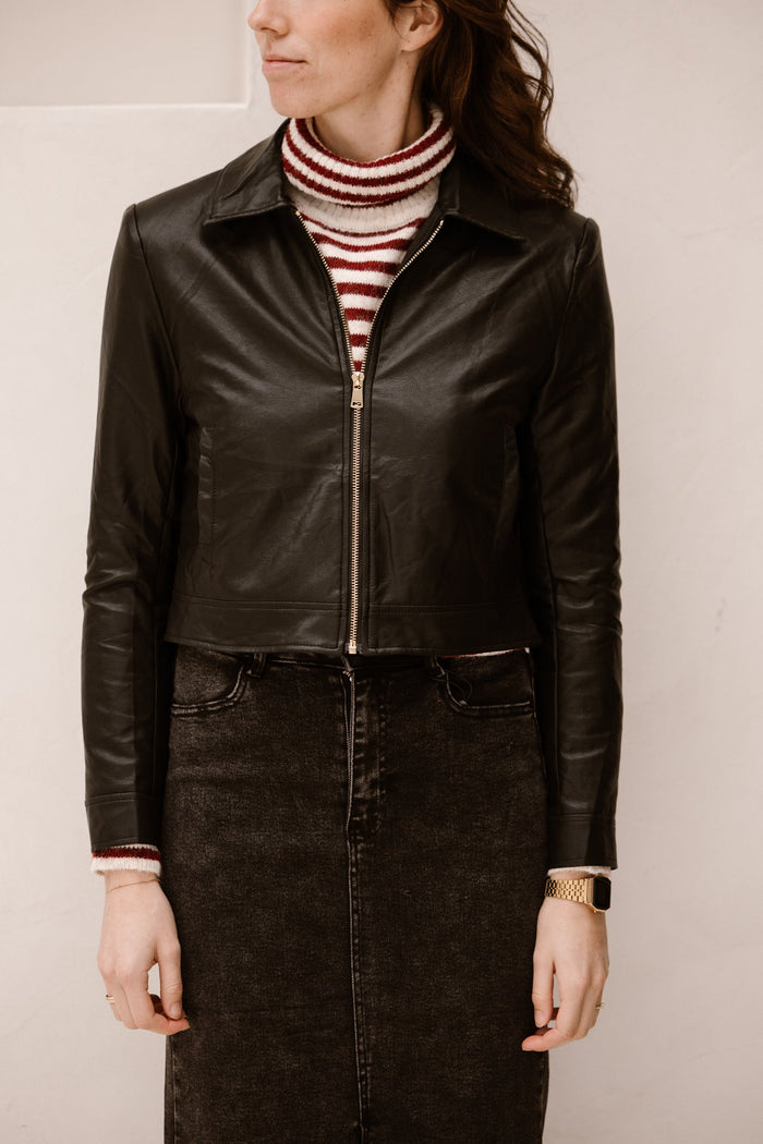 Short leatherlook jacket black - Bij Keesje - Bij Keesje