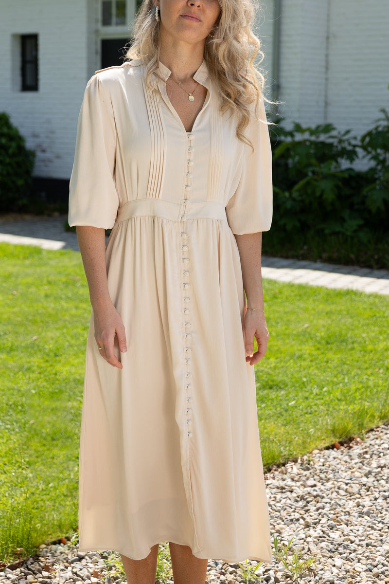 Simone dress satin look sand - Bij Keesje