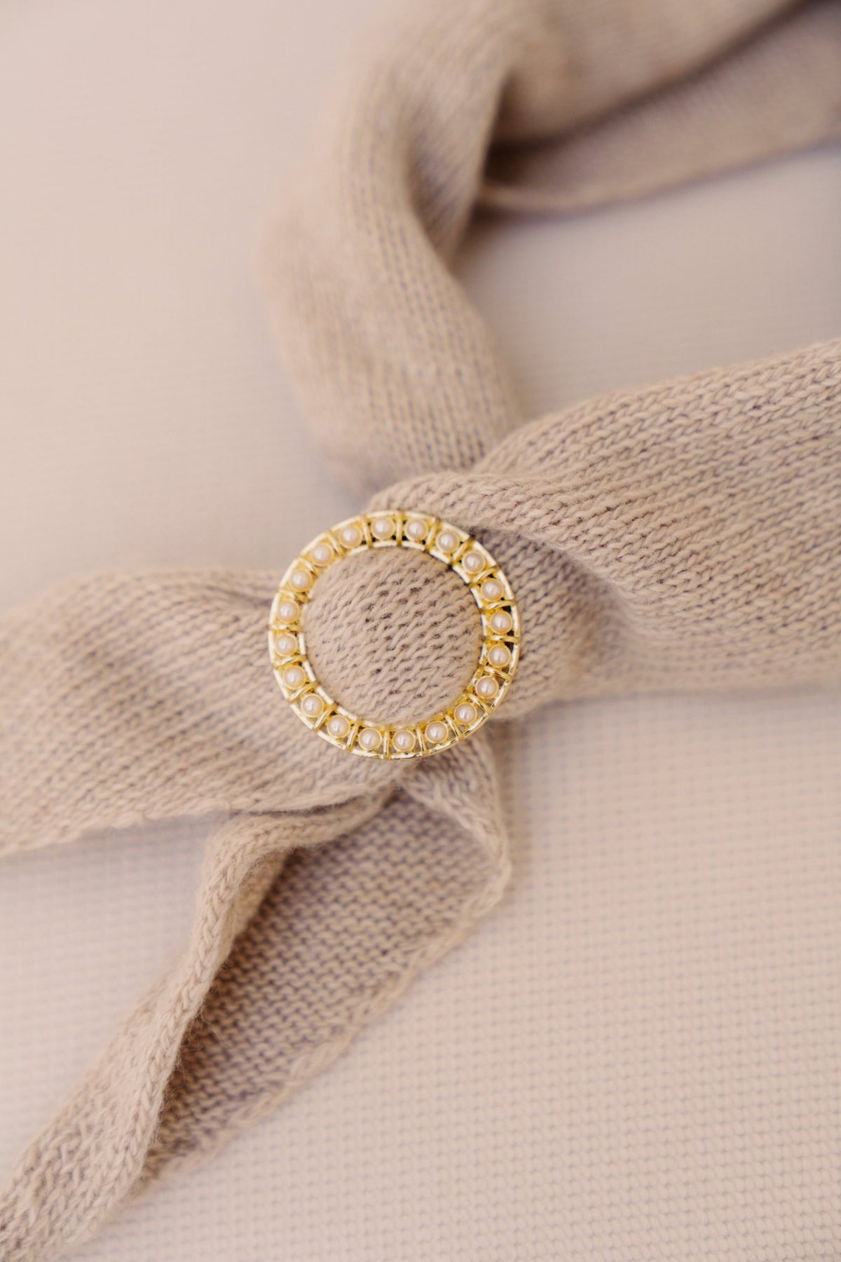 Sjaalclip rond parels - Bij Keesje - Bij Keesje - accessoires