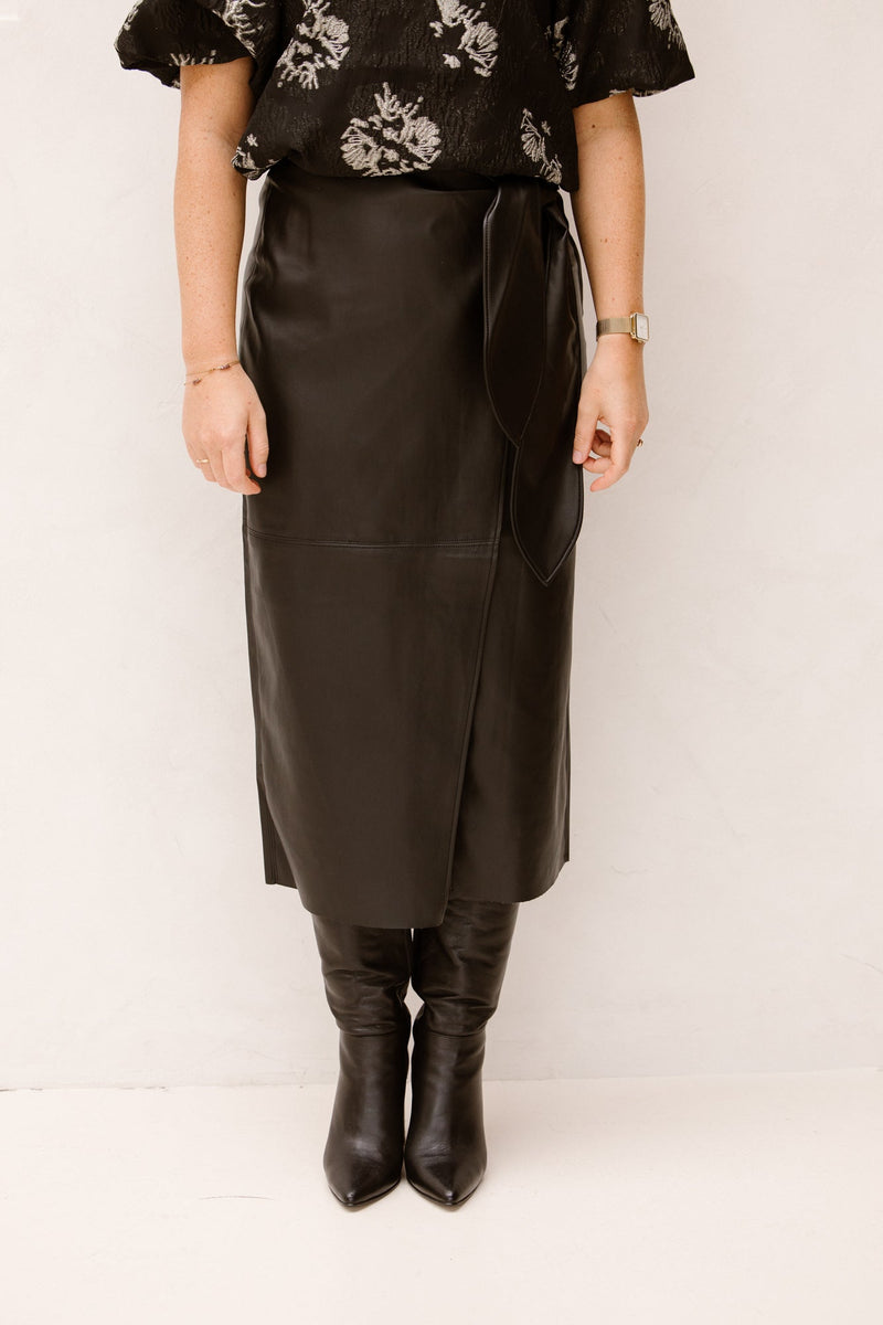 Skirt PU belted black 709 - Bij Keesje - Esqualo