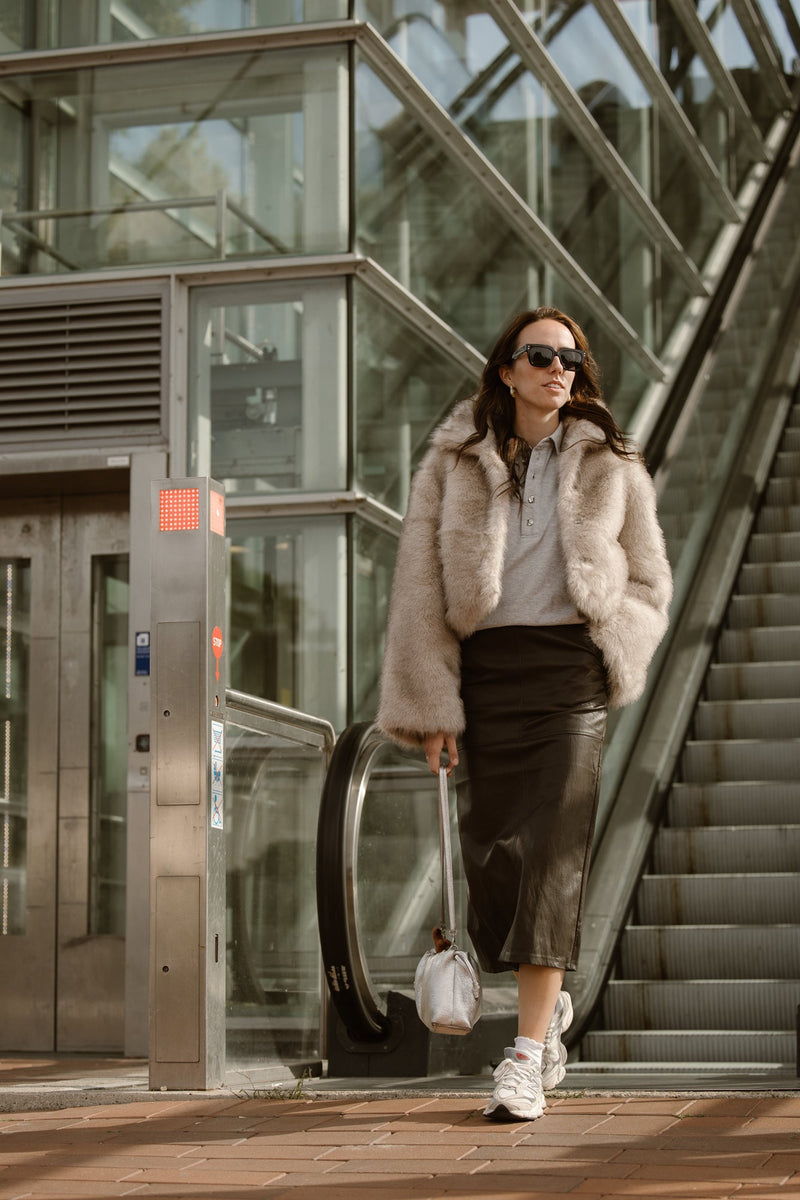 Steff faux fur jacket beige - Bij Keesje - Neo Noir