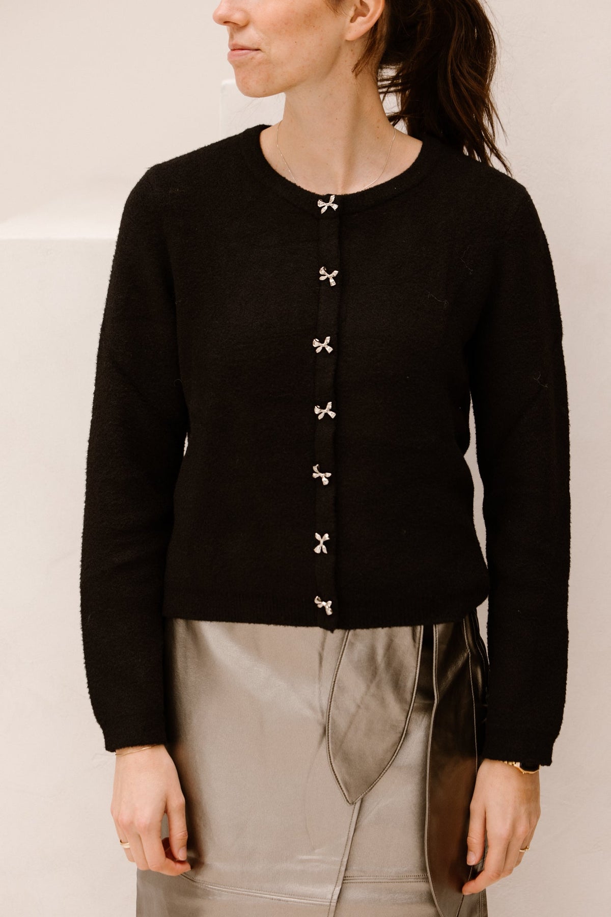 Sweater bow button fake placke black 719 - Bij Keesje - Esqualo