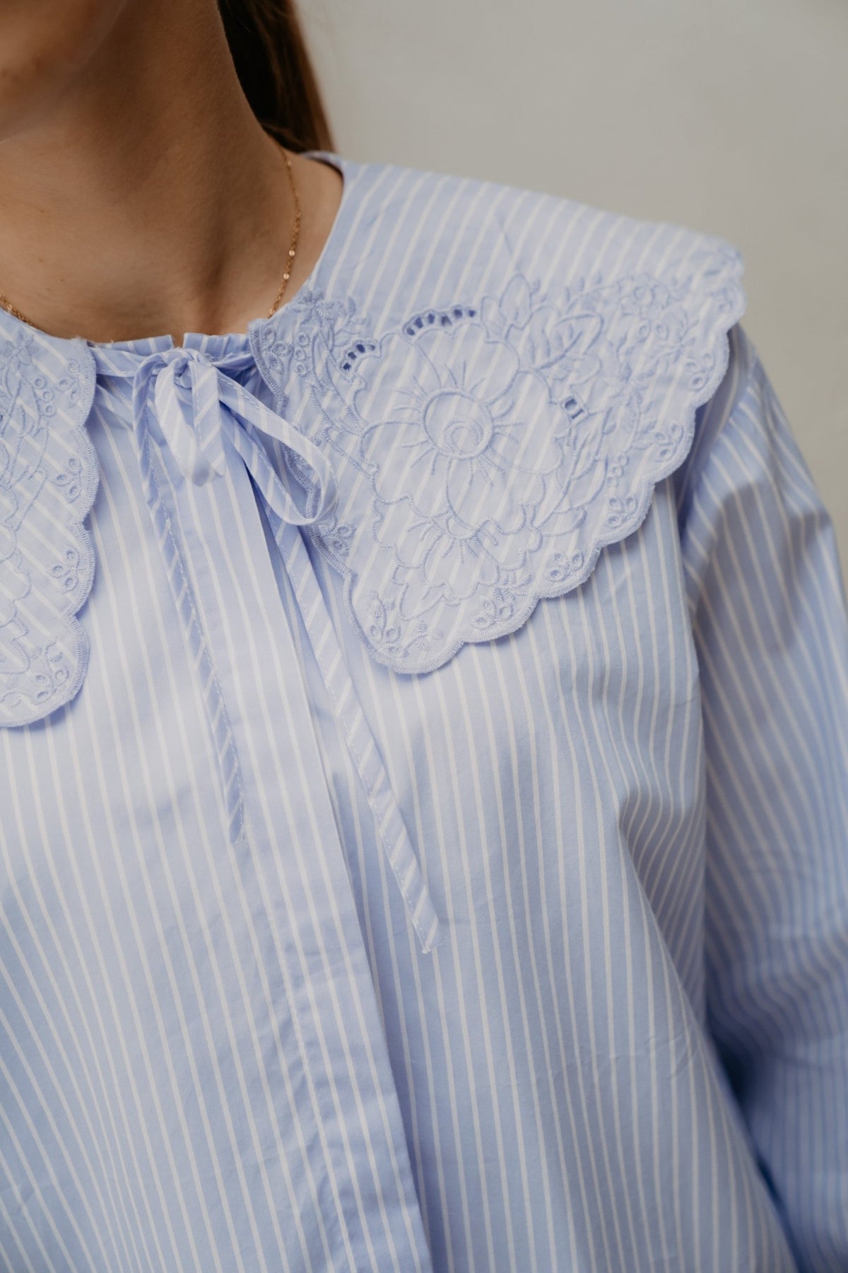 Tara blouse embroidery blue/white - Bij Keesje - Bij Keesje - Blouse