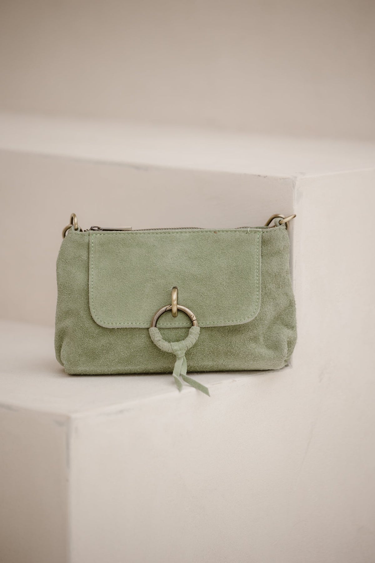 Tas Cosi suede saliegroen - Bij Keesje - Bij Keesje