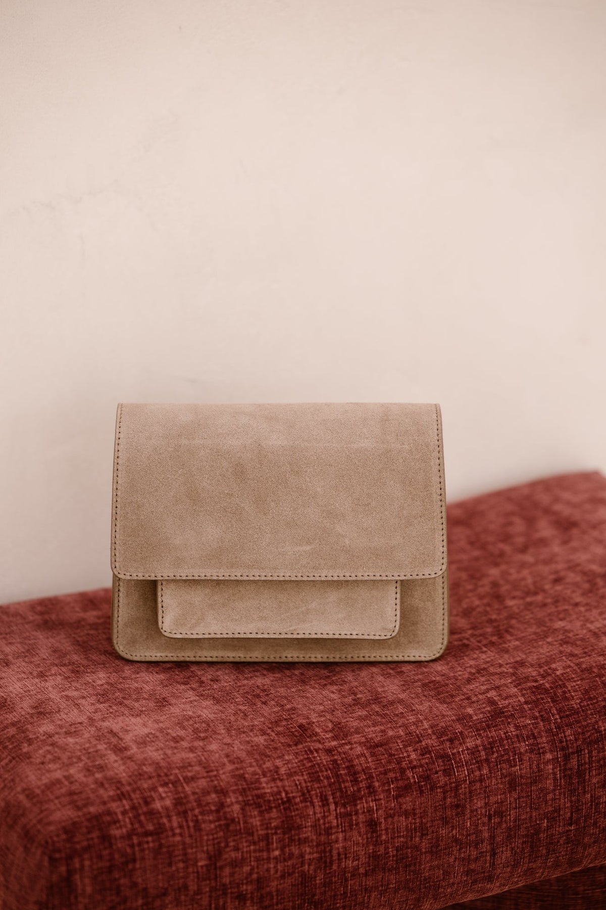 Tas Fenna suede taupe - Bij Keesje - Bij Keesje