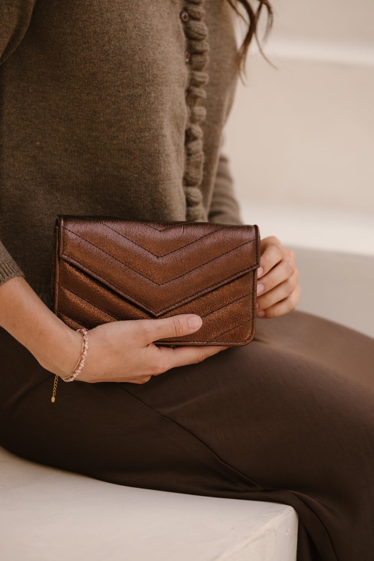 Tas Roos metallic donkerbruin - Bij Keesje - Bij Keesje