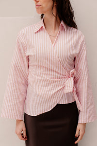Tifuna stripe wrap shirt light pink - Bij Keesje - Neo Noir - Blouse