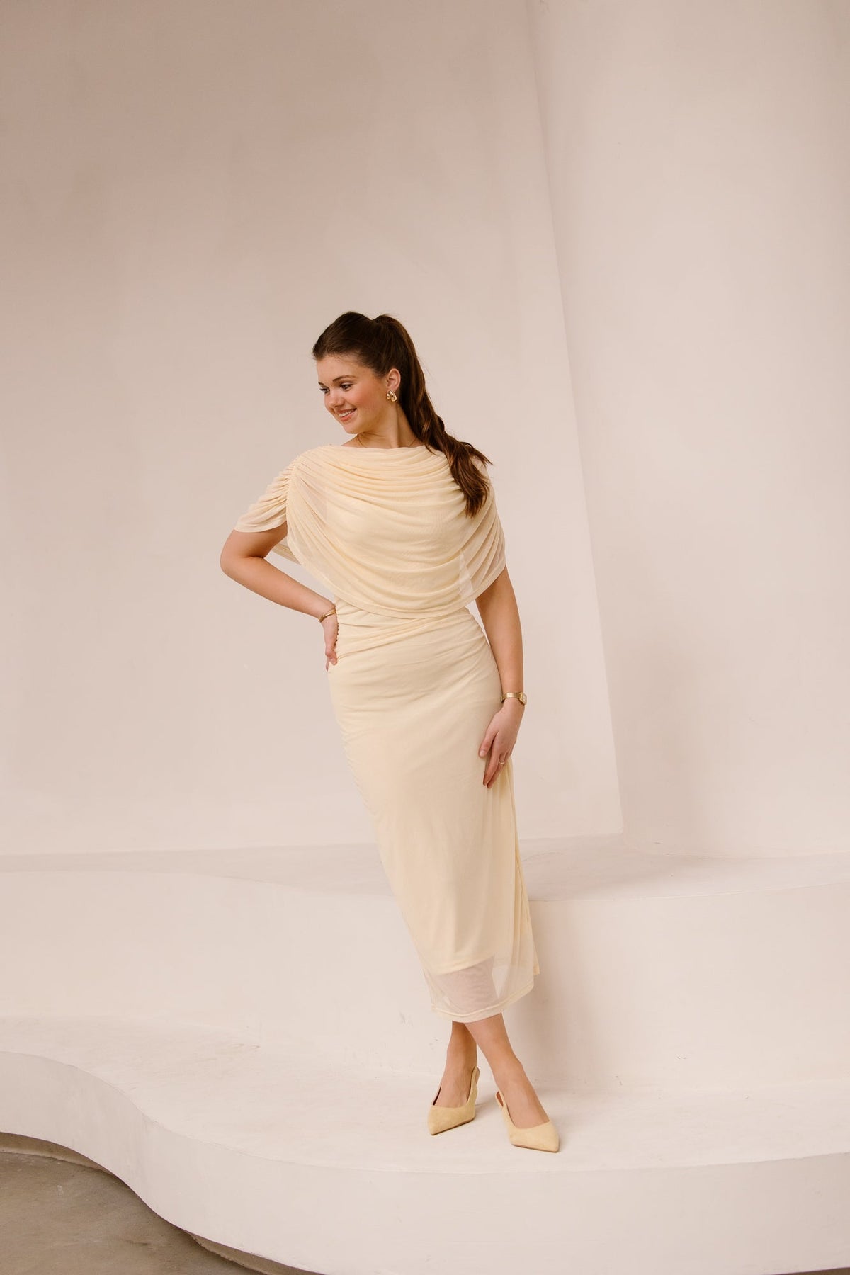 Tottuna Long Drapy Mesh Dress Light Yellow - Bij Keesje - Neo Noir - Jurk