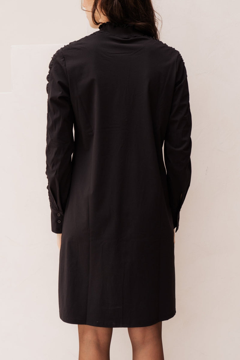 Traveldress black ruffle - Bij Keesje - Bij Keesje
