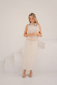 Veda Drapy Satin Top dark sand - Bij Keesje - Neo Noir - top