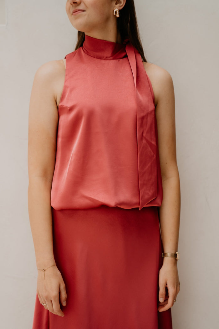 Veda heavy sateen top cherry pink - Bij Keesje - Neo Noir - Blouse