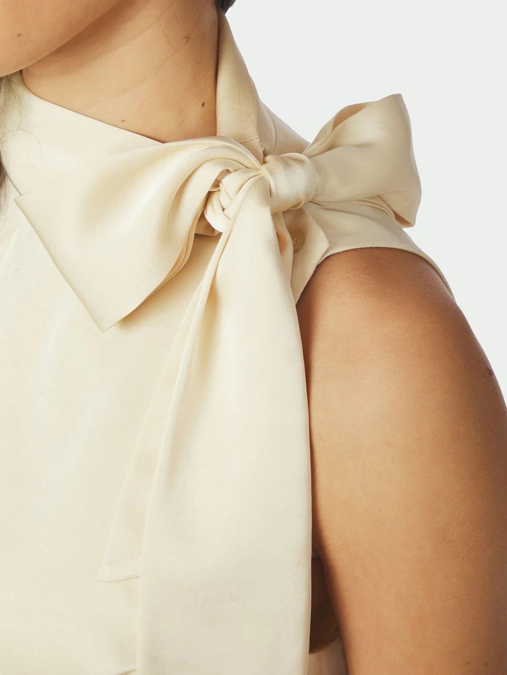 Veda heavy sateen top light yellow - Bij Keesje - Neo Noir - Blouse