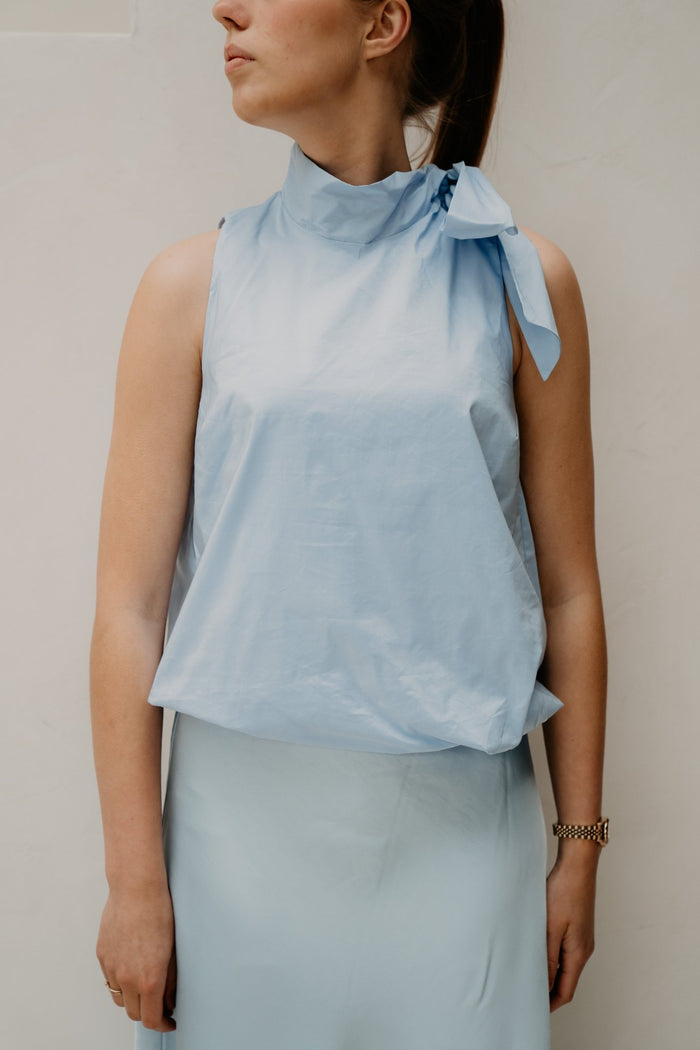 Veda poplin top light blue - Bij Keesje - Neo Noir - Blouse