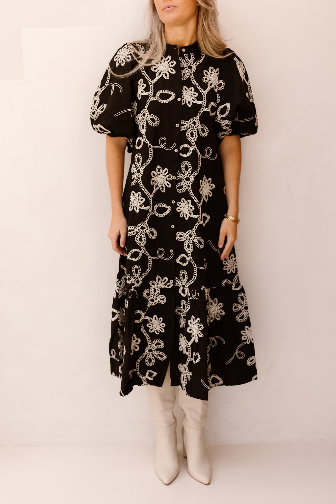 Veronica Dori Emb Dress Black - Bij Keesje - Neo Noir - Jurk