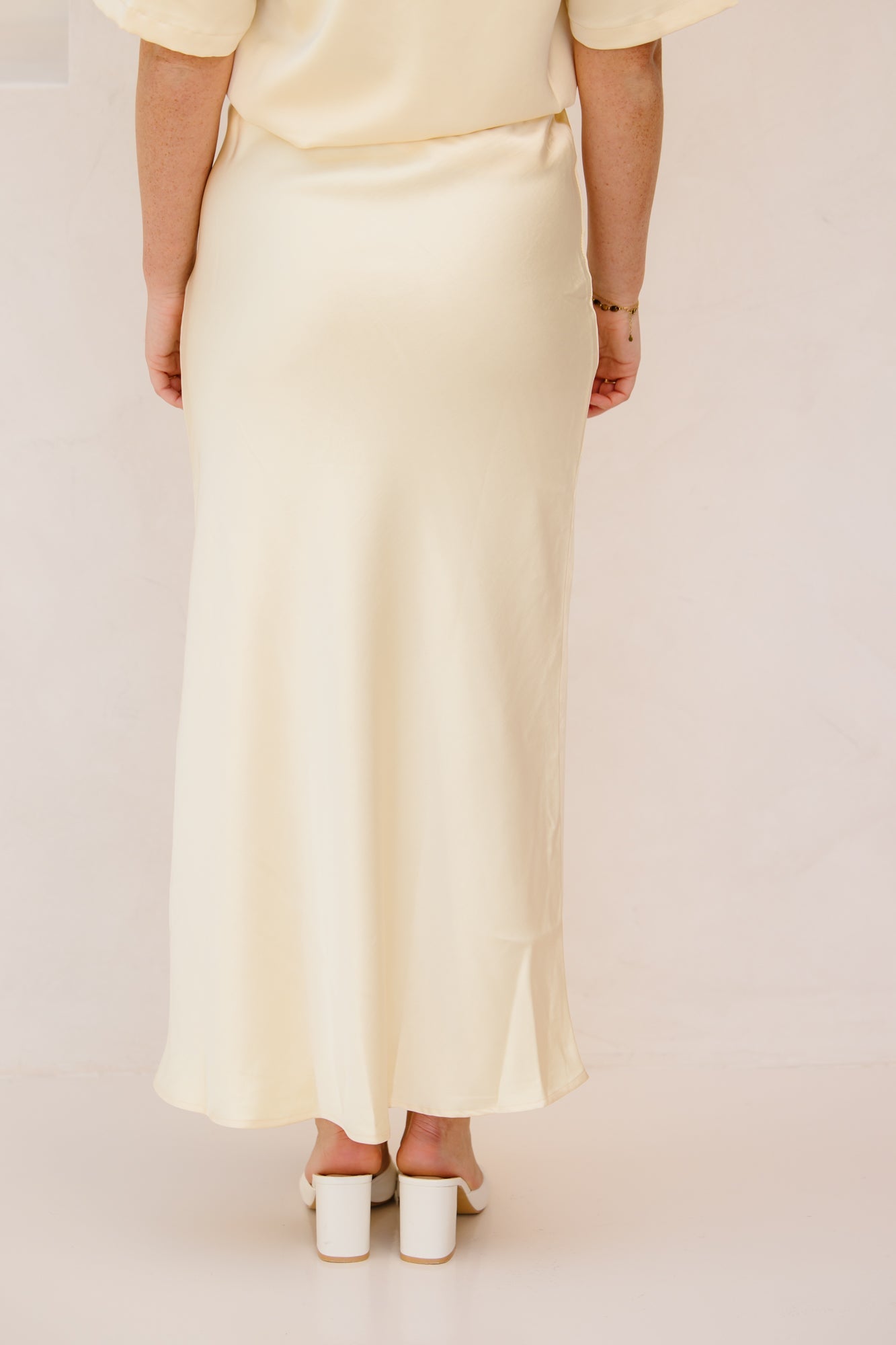 Vicky heavy sateen light yellow - Bij Keesje - Neo Noir
