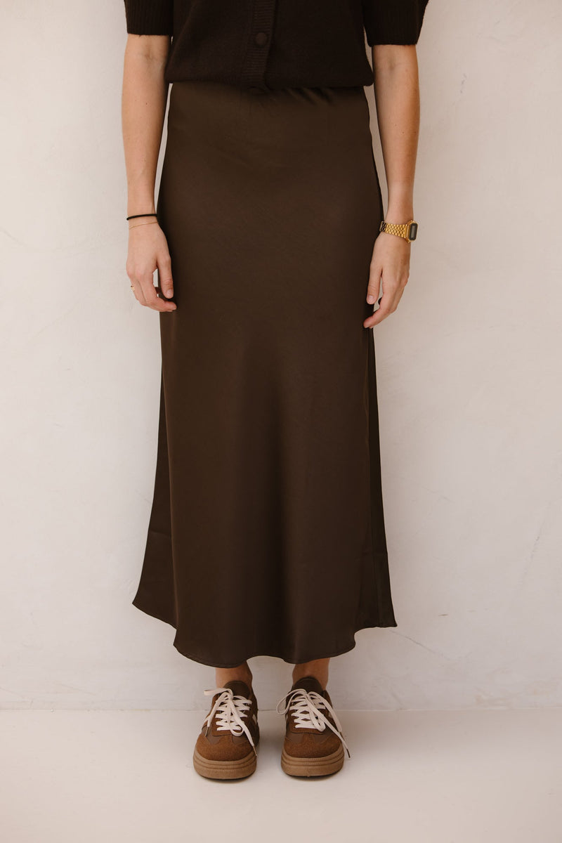 Vicky heavy sateen skirt dark brown - Bij Keesje - Neo Noir