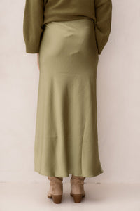 Vicky heavy sateen skirt sage green - Bij Keesje - Neo Noir