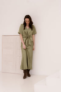 Vicky heavy sateen skirt sage green - Bij Keesje - Neo Noir