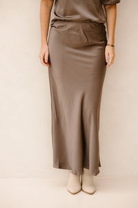 Vicky heavy sateen skirt warm grey - Bij Keesje - Neo Noir