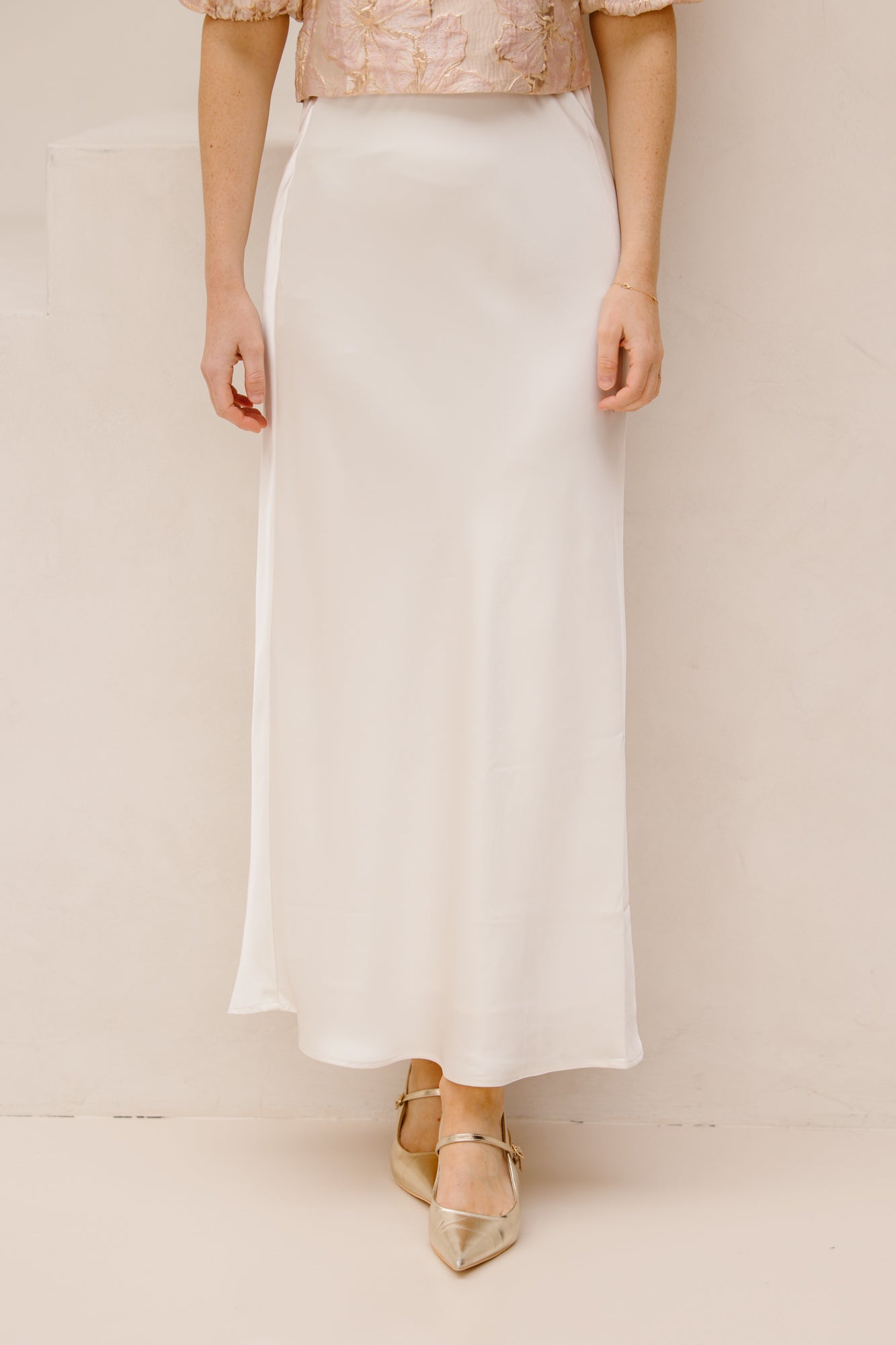 Viso heavy sateen skirt pearl - Bij Keesje - Neo Noir