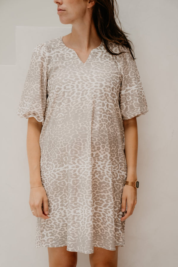 Vivé traveldress leopard - Bij Keesje - Bij Keesje - Jurk