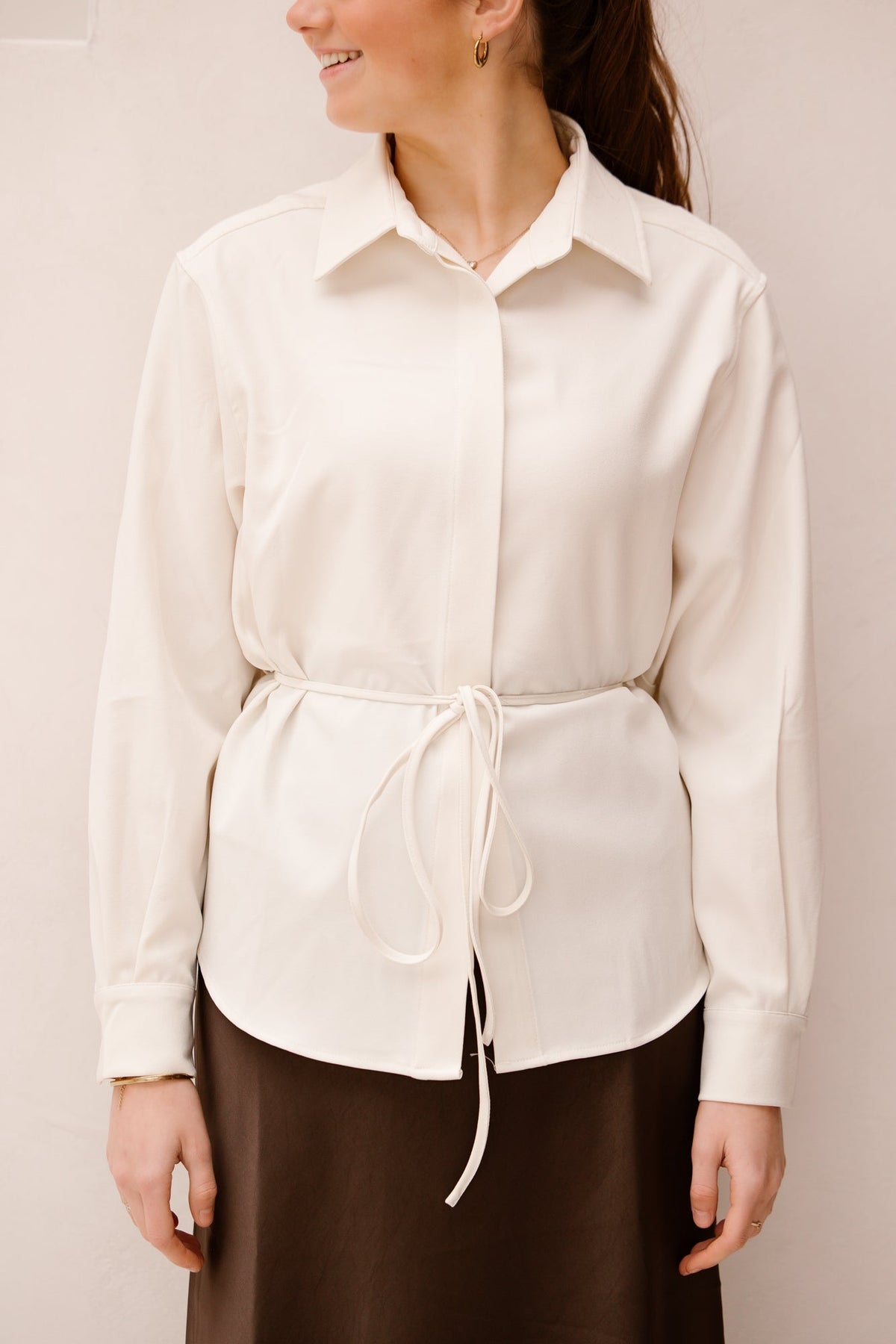 Waldis solid shirt ceme - Bij Keesje - Neo Noir - blouse