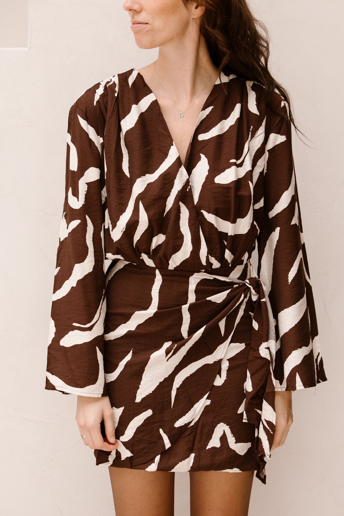 Wrap print jurkje burgundy/ecru - Bij Keesje - Bij Keesje