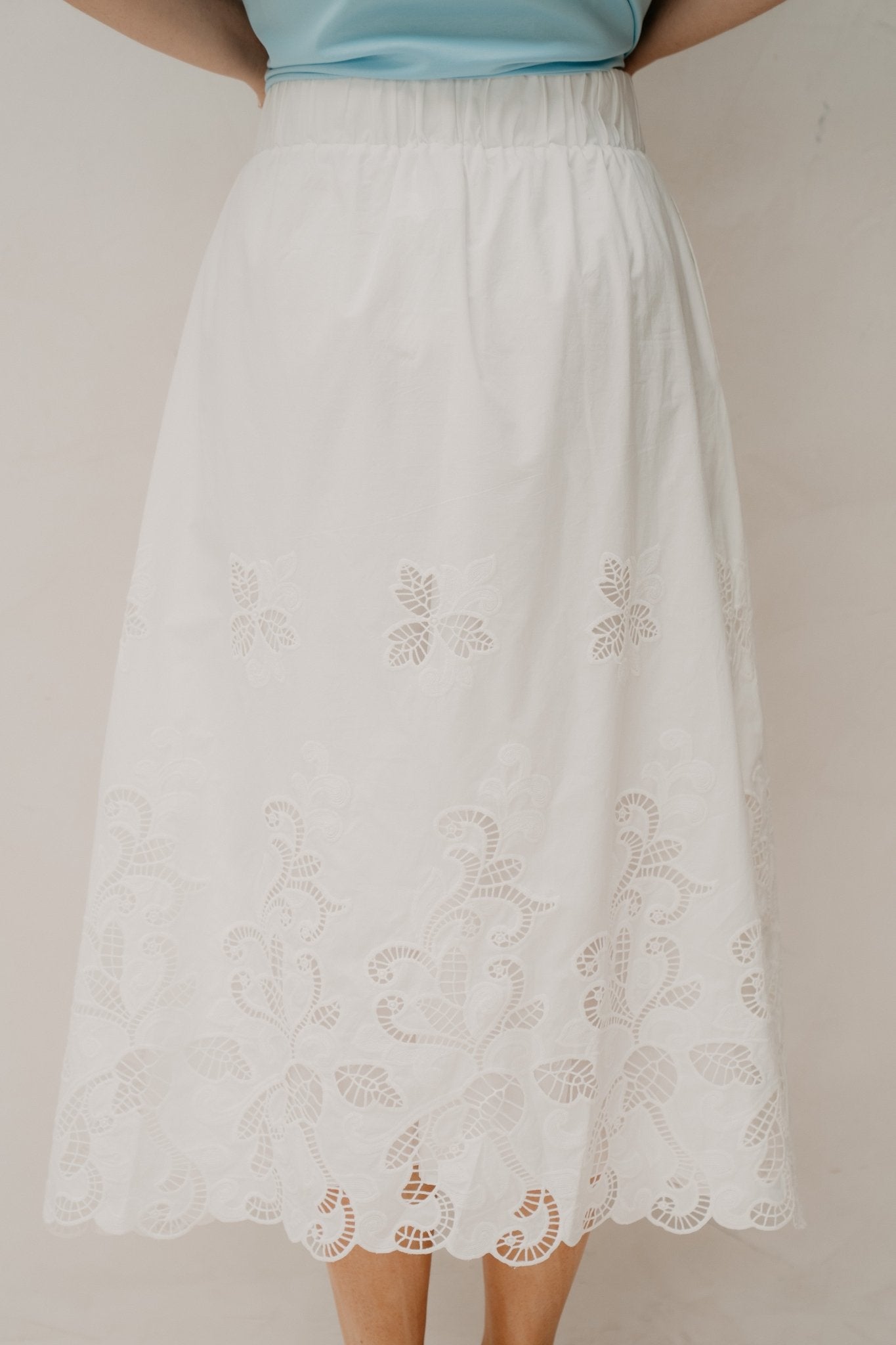 Yara Long Emb Skirt White - Bij Keesje - Neo Noir - rok