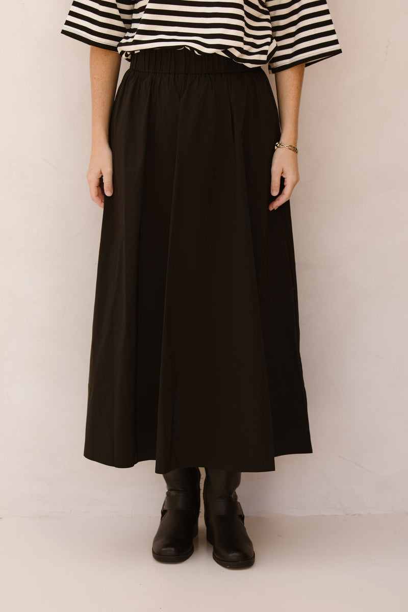 Yara long poplin skirt black - Bij Keesje - Neo Noir