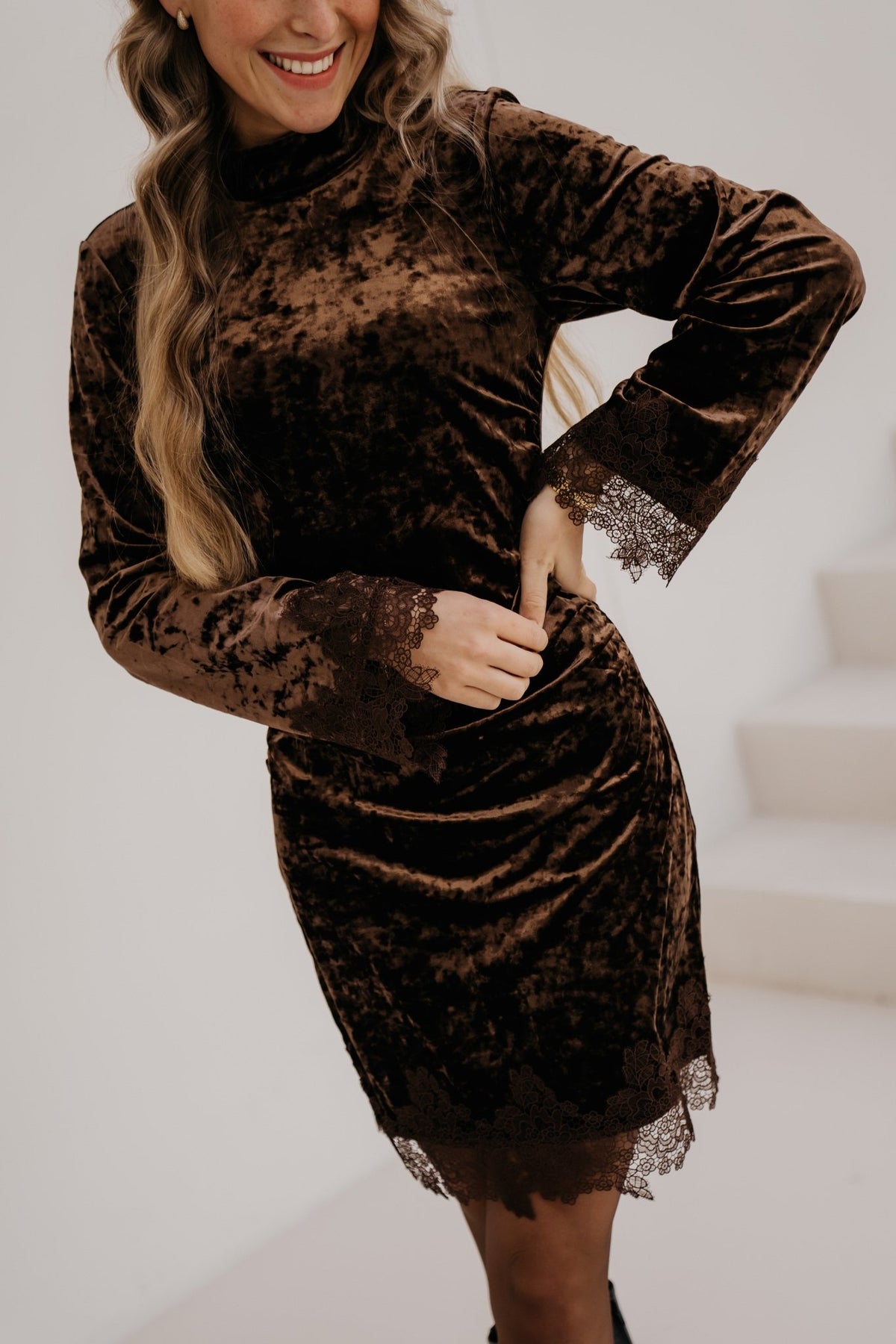 Yasvallia short lace dress Coffe Bean - Bij Keesje - Y.A.S - Jurk