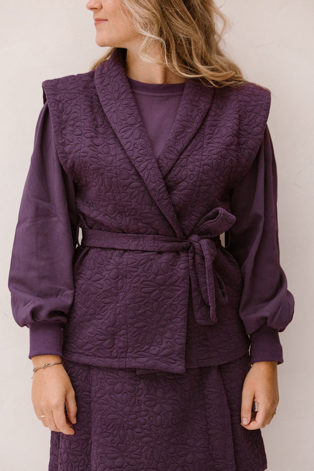 Zelia gilet aubergine - Bij Keesje - Bij Keesje